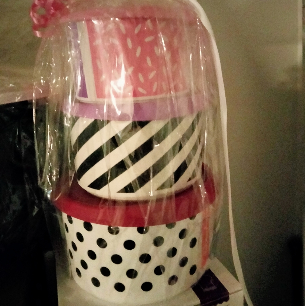 New!!! Tupperware